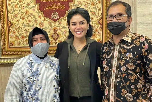 Nikita Mirzani Sebut Wali Kota Makassar Adalah Ayahnya, Netizen: Adama!