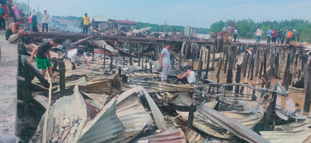 Kebakaran Mendahara Tengah, Ratusan Bangunan Dikabarkan Rata dengan Tanah