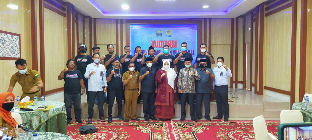 Tuntaskan Masalah Listrik Bahar, Bupati Masnah Panggil PLN Audiensi Dengan Warga