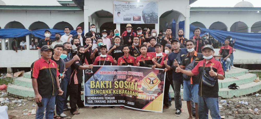 KOMUNITAS KIJANG INDONESIA PENGDA JAMBI (KKI) Serahkan Bantuan bagi Korban Kebakaran di Mendahara Tengah