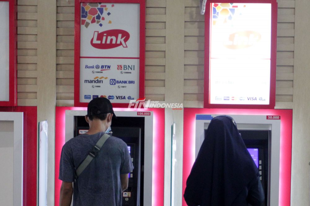 Batal! Cek Saldo dan Tarik Tunai di ATM Link Tetap Gratis