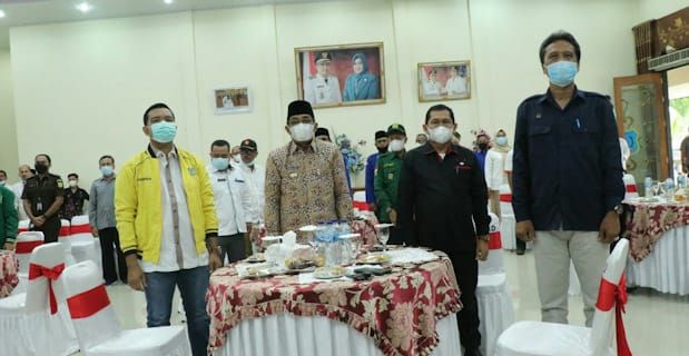 Pemkab Tanjabbar Silaturahmi dan Serah terima Bantuan dengan Parpol