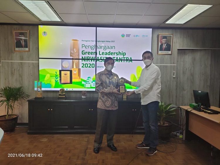  Ketua DPRD Provinsi Jambi Raih Penghargaan, Green Leadership Nirwasita Tantra 2020