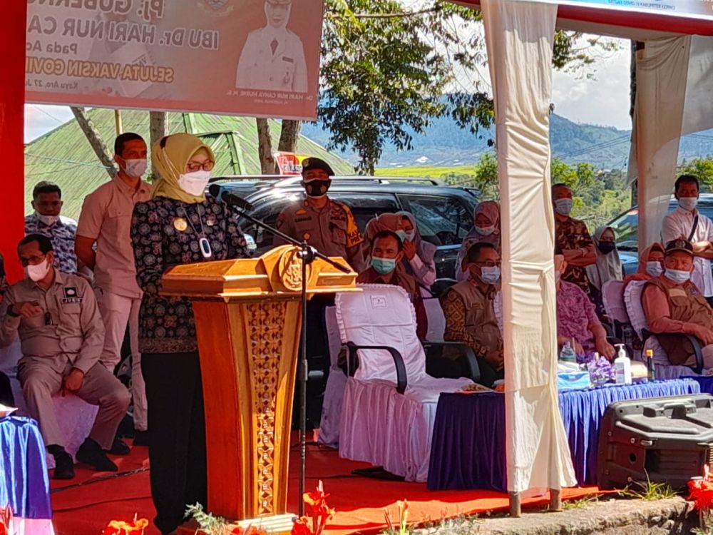 PJ.Gubernur Jambi Membuka Pemberian Vaksinasi Covid-19 di Kerinci