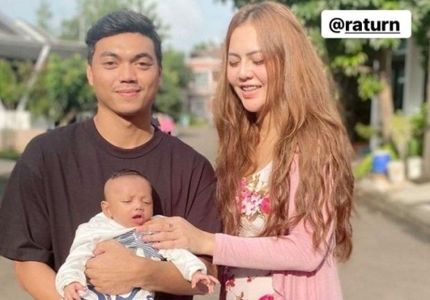 Perseteruannya Berujung Manis, Alfath Fathier Posting Foto Bersama Ratu Rizky Nabila dan Putranya