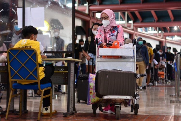 Mulai 5 Juli, Penumpang Pesawat Wajib Tunjukkan Kartu Vaksin