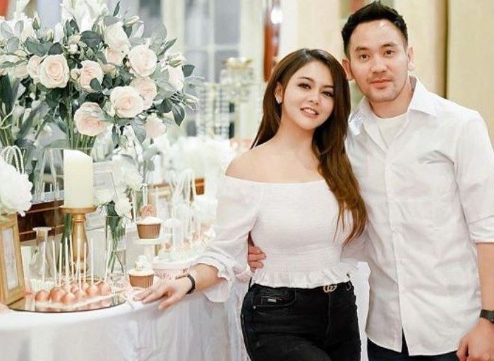 Bikin Suami Cepat Keluar, Jenita Janet Beber Posisi Favorit di Ranjang