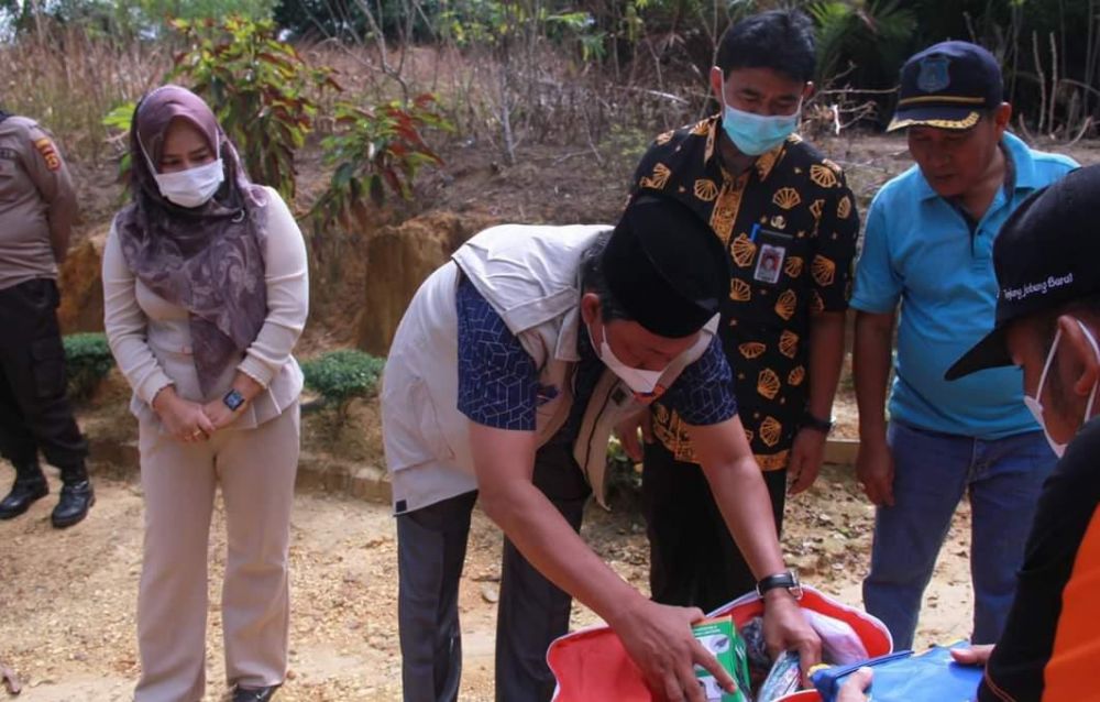 Wabup Tanjabbar Tinjau Lokasi Kebakaran di Suban