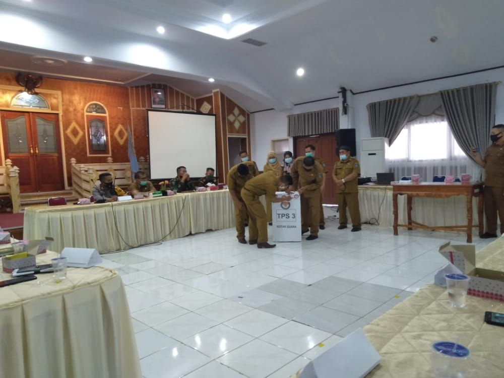 Miris !!! 3 Bulan Kotak Suara Berada Dirumah Ketua Panitia Tanpa Pengamanan Khusus, Panitia Kabupaten Malah Pu