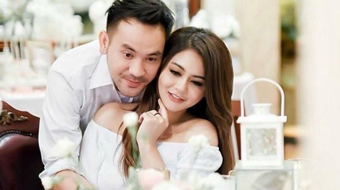 Jenita Janet Ternyata Suka Gaya Miring, Suami: Bikin Cepat Keluar