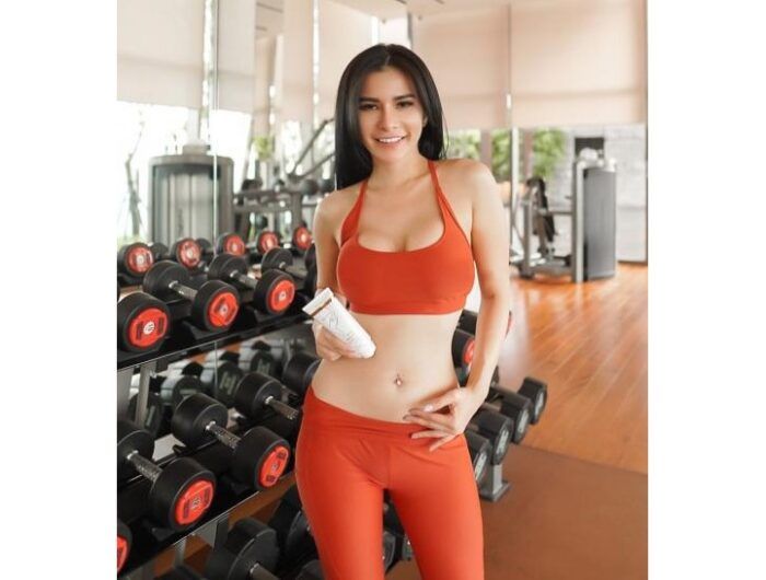 Maria Vania Ngegym dengan Bra Oranye, Bikin Netizen Gagal Fokus