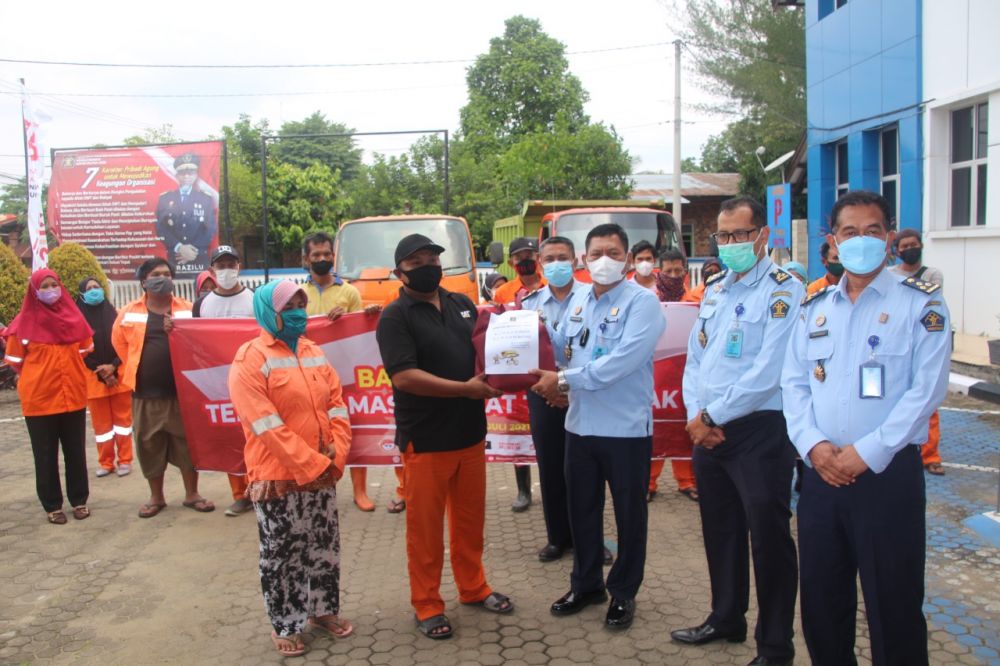 Kemenkumham Jambi Salurkan Bantuan Tahap II Peduli Masyarakat Terdampak Covid-19