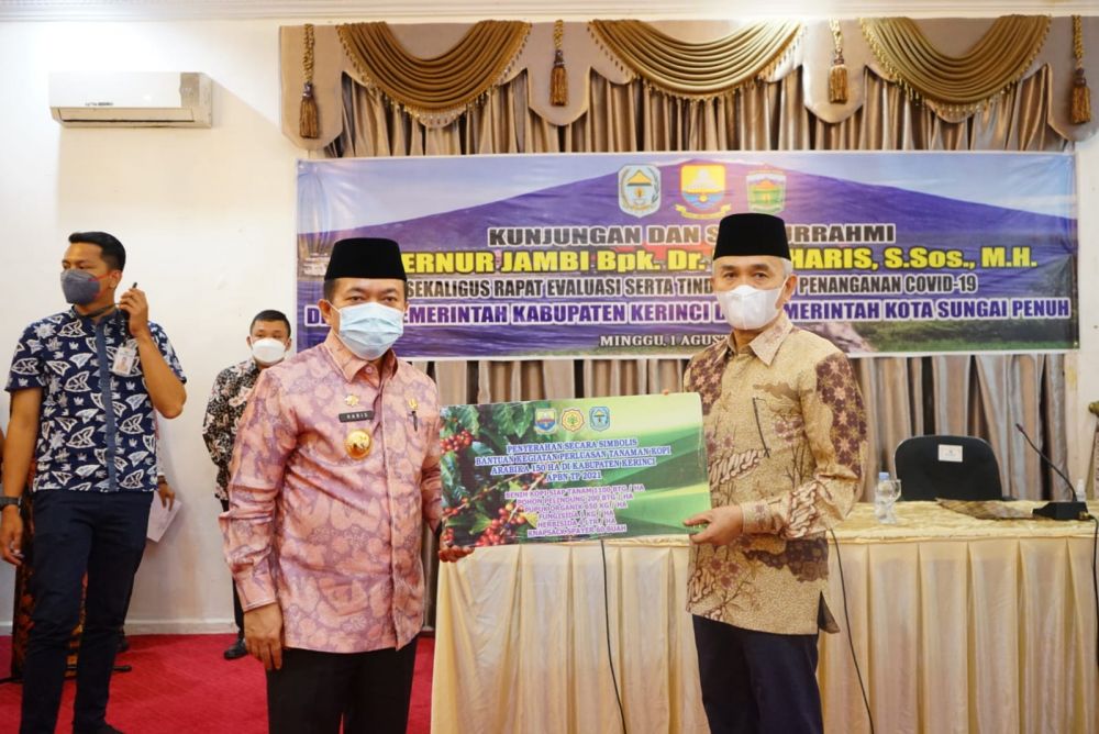 Evaluasi Penanganan Covid-19 Kerinci dan Sungai Penuh, Al Haris Salurkan Bantuan Pemprov