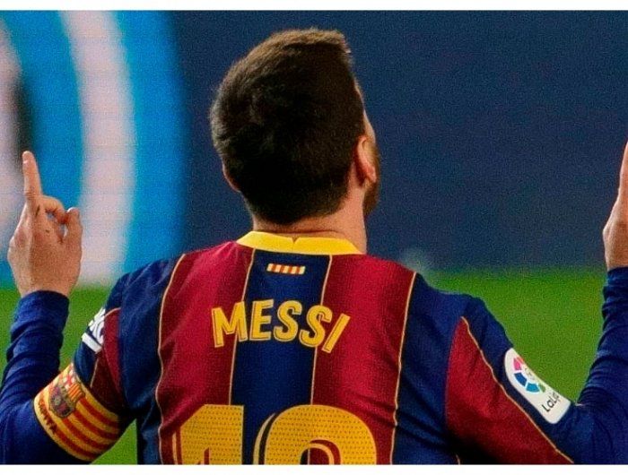 PSG Sewa Menara Eiffel Sambut Kedatangan Messi