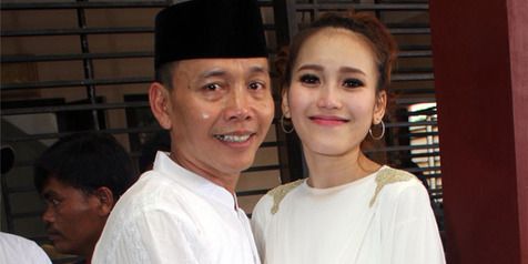 Petisi Boikot Ayu Ting Ting Tembus 84 Ribu, Ayah Rozak Ikut Terseret