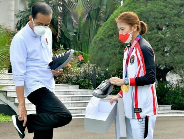 Beruntungnya Greysia Polii, Sepatu Sneakers Buatannya Dibeli Jokowi, Netizen: Wow Endorse Termahal!