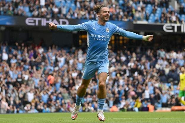 Pelampiasan! Manchester City Bantai Norwich City