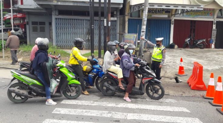 Tak Hanya di Perbatasan, di Persimpangan dalam Kota Jambi Juga Disekat