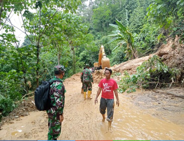 Ruas Jalan Bangko-Kerinci Longsor Lagi Hingga 16 Jam Lumpuh Total