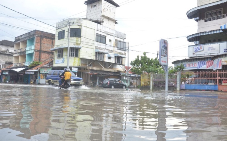 Hujan Guyur Kota Jambi,  Sejumlah Wilayah Tergenang Banjir