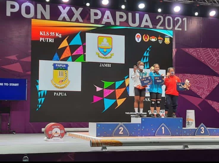 Angkat Besi Jambi Sumbang Medali Emas di PON XX Papua 