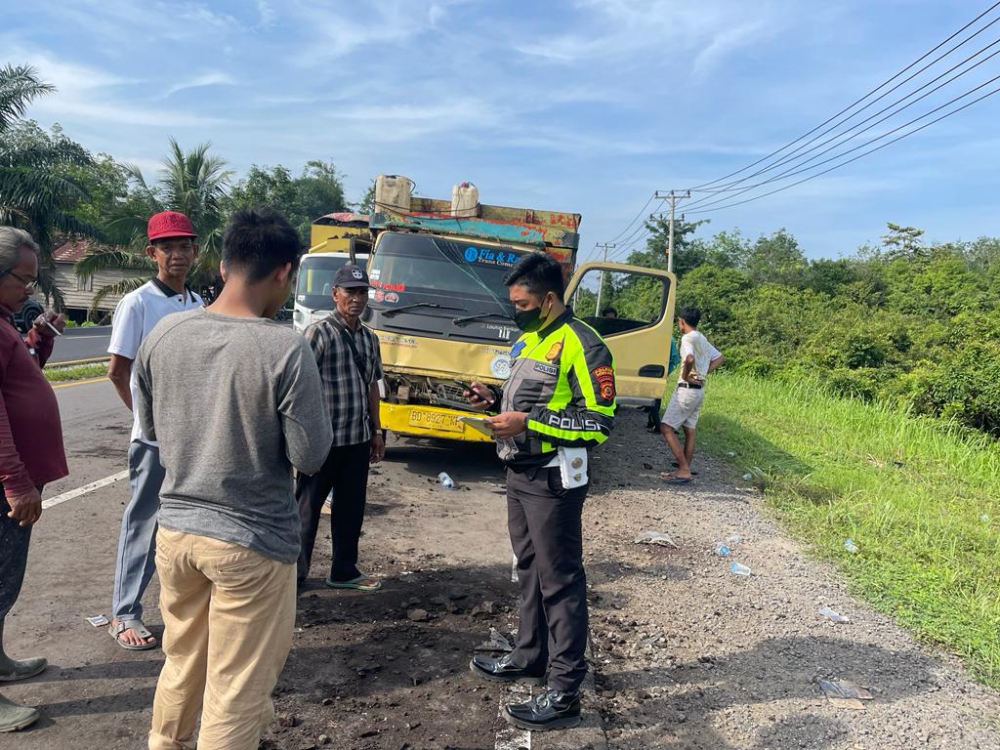 Di Batanghari, Istirahat di Depan Ban Mobil, Sopir Tewas Ditempat