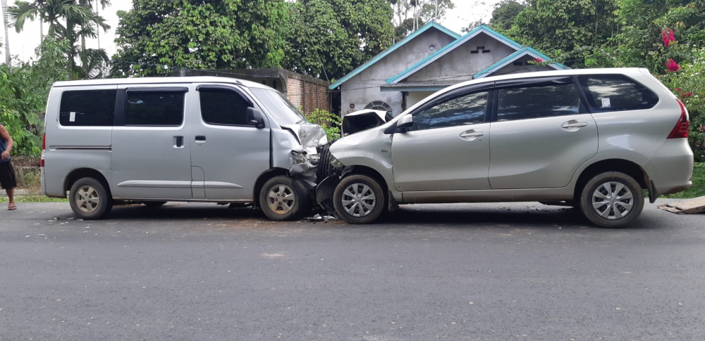 Adu Kambing Avanza Vs Granmax di Jalan Lintas Sabak,  4 Orang Alami Luka