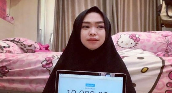 Berhasil jadi Youtuber No. 1 Indonesia, Ria Ricis: Tetap Berpelukan Erat