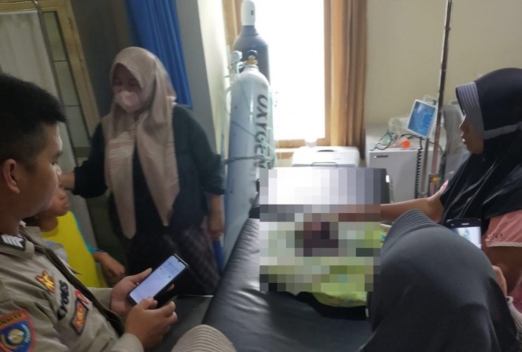 Geger...Warga Kerinci Temukan Bayi Dibuang Dibibir Sungai Dalam Keadaan Sudah Meninggal