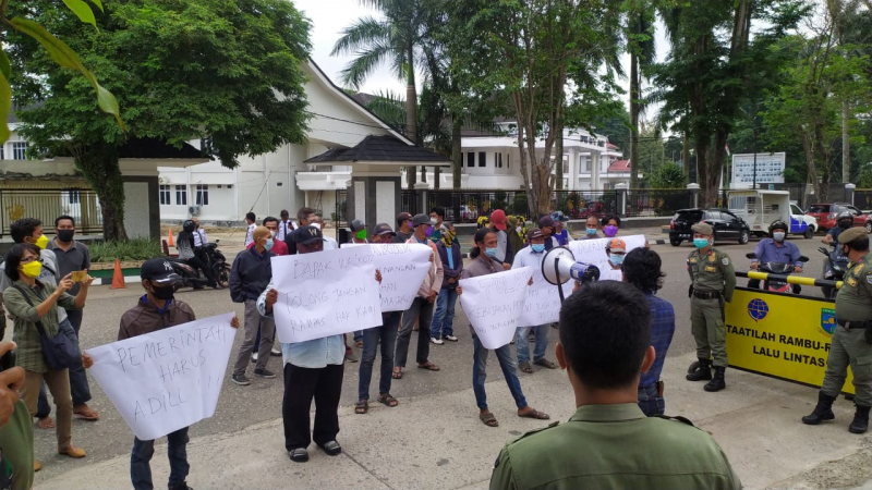 Lahan Tak Diganti Rugi, Sejumlah Massa Demo PUPR Kota Jambi