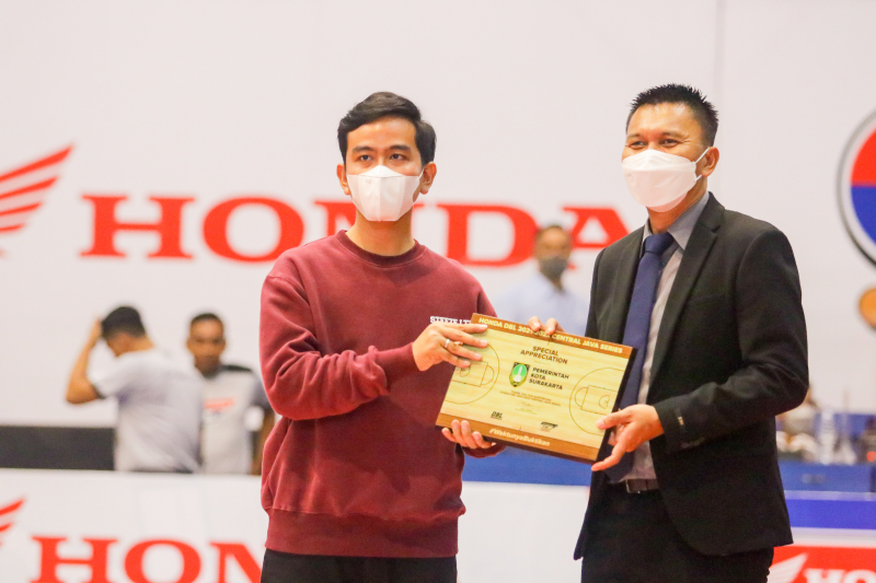 Walikota Gibran Puji Prokes Honda DBL Seri Jateng di Solo