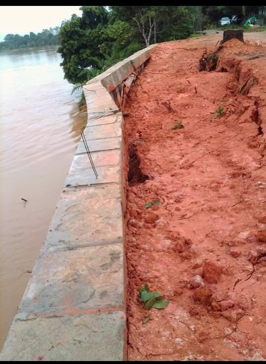 Turap Rp 2,8 M di Teluk Rendah Nyaris Ambruk