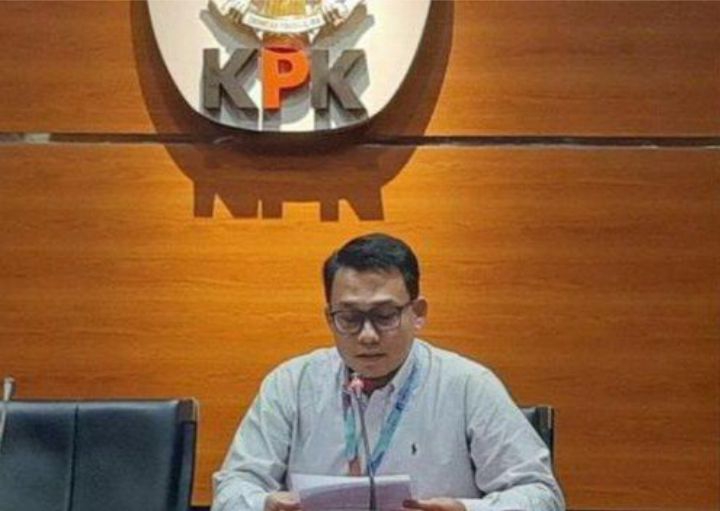  Giliran Bupati Tanjabtim Diperiksa KPK, Terkait Kasus Ketok Palu 