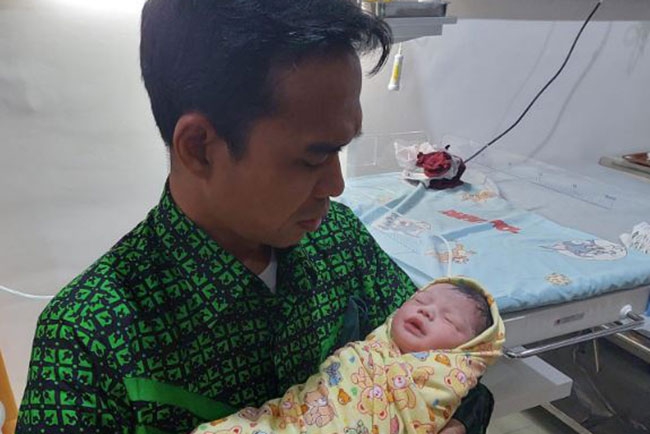 Ustaz Abdul Somad Berbahagia, Sang Istri Lahirkan Bayi Laki-Laki