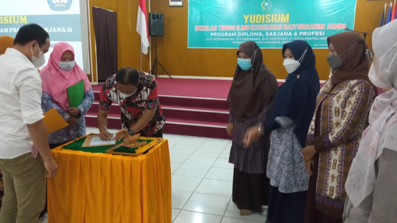 STIKes Baiturrahim Jambi Gelar Yudisium Semester Genap Tahun Akademik 2021/2022