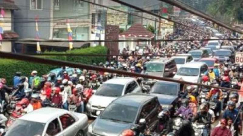 Kemacetan Parah di Puncak Bogor Disebut Telan Korban Jiwa, Polisi Beri Penjelasan