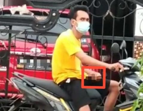 Heboh di Kenali Besar, Pria Bermotor Coli di Depan Remaja Putri