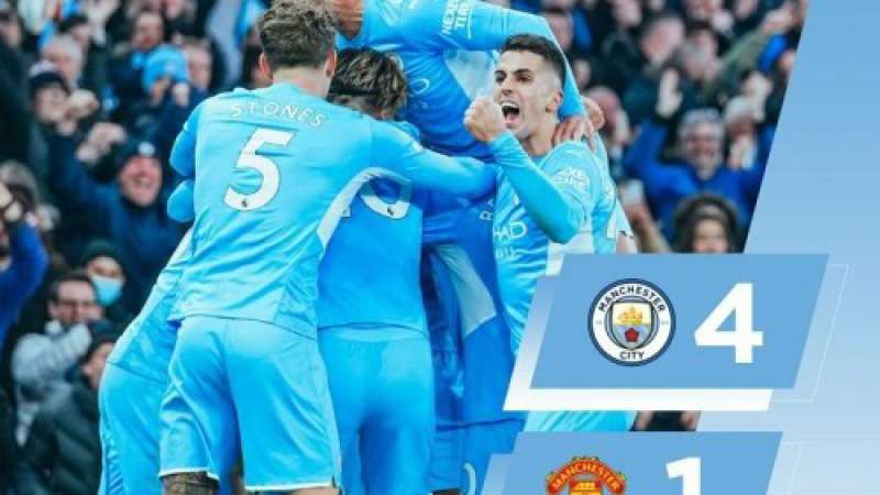 Manchester City Gulung MU 4-1,  Jaga Jarak dengan Liverpool