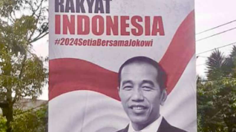 Viral! Foto Baliho \'2024 Setia Bersama Jokowi\' Bikin Heboh, Warganet: Ngibul Selamanya!