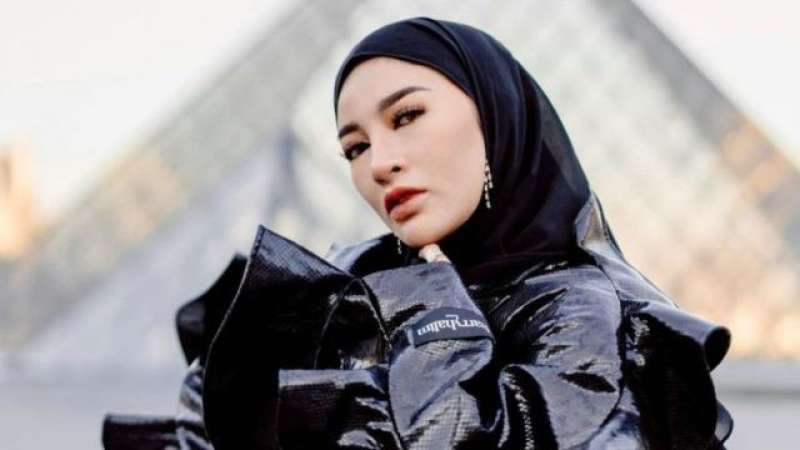 Gaduh terkait Event Fashion Internasional di Paris, MS Glow Minta Maaf 