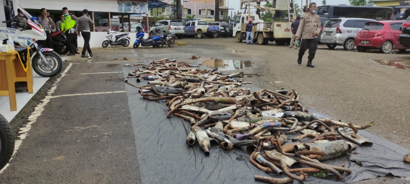 Ratusan Knalpot Brong Dimusnahkan Polres Tanjabtim