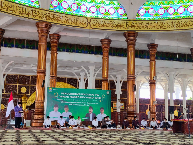 Sambangi Masjid Seribu Tiang Jambi, Jusuf Kalla Kukuhkan PW DMI Provinsi Jambi