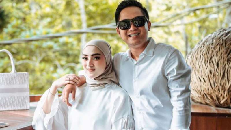 Dinan Fajrina Tak Masalah Jika Suaminya Doni Salmanan Cuma Kuli Bangunan, Netizen: Kita Liatin Setia Gak