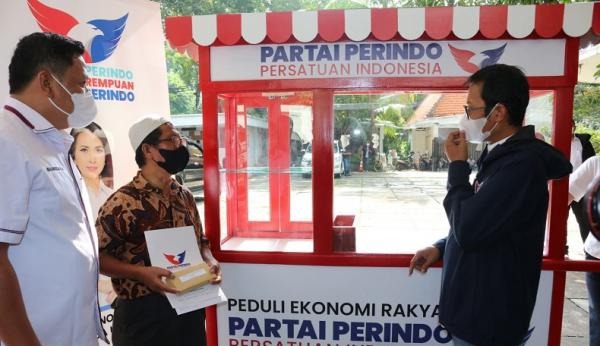 Partai Perindo Bagikan Gerobak & Modal Usaha, Sekjen: Ini Simbol Keberpihakan terhadap Rakyat