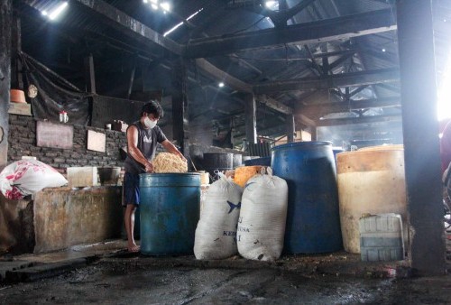 Parah, Perajin Ini Bikin Tempe Campur Bubur Kertas dan Kardus, Akali Kedelai Mahal