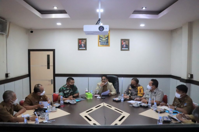 Bupati Ikuti Rapat Via Zoom Meting Dengan Jokowi Terkait Antisipasi lonjakan Covid-19 Varian Omicron