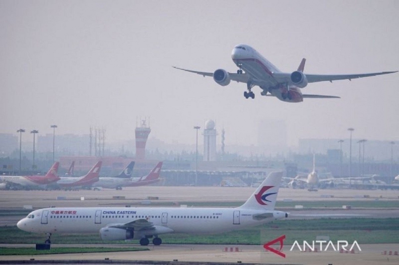Pesawat China Eastern Airlines Boeing 737 Berisi 132 Orang Jatuh