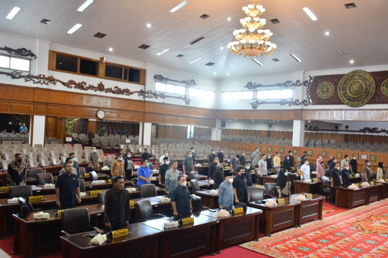 Gerindra, Demokrat dan Hanura Gigit Jari, Ketua AKD Provinsi Jambi Beralih Ke Fraksi Lain