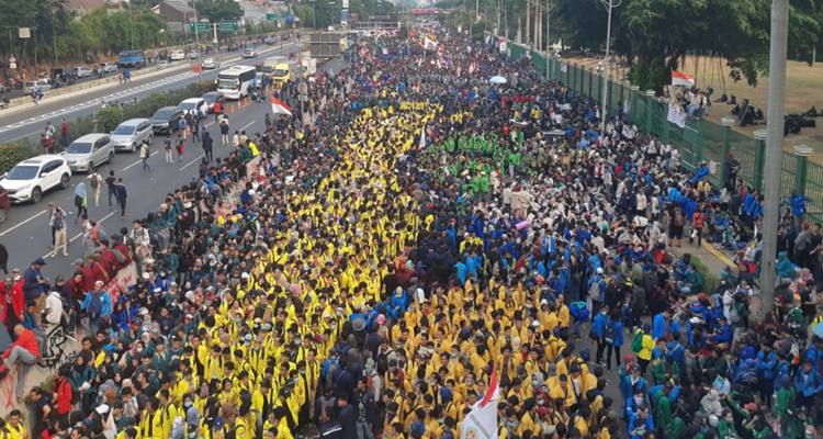Aksi Demo Mahasiswa 11April  Berubah Tempat dari Istana Negara ke Gedung DPR, Ini 4 Tuntutan BEM SI