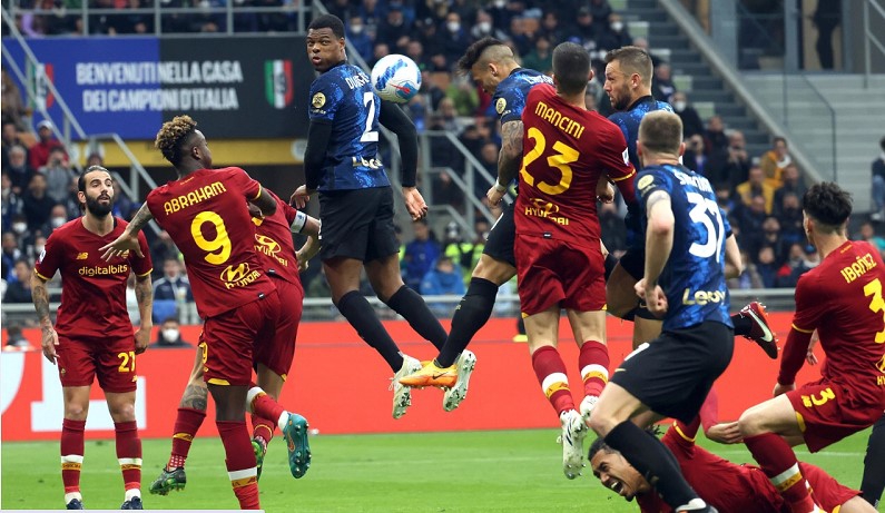 SIkat AS Roma 3-1, Inter Milan Kudeta AC Milan di Puncak Klasemen